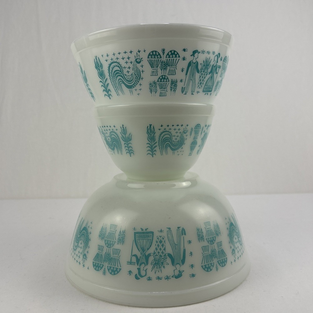 Pyrex Amish Butterprint Nesting Mixing Bowls:  # 401, 402 & 403 Blue White
